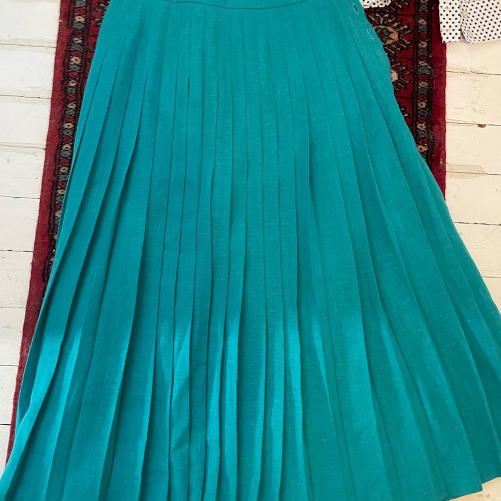 Elegant Jaeger London Teal Pleated Skirt 28” Waist